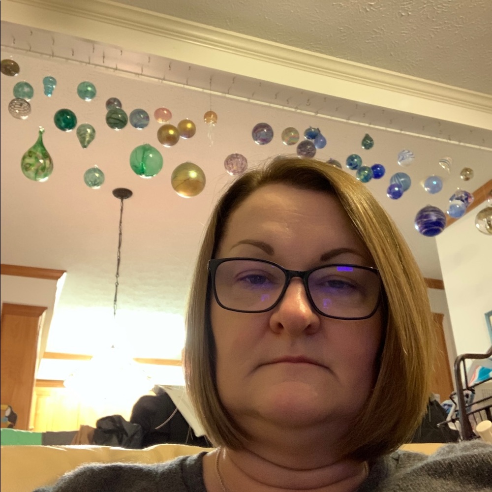 Meet your Posher, Becca.